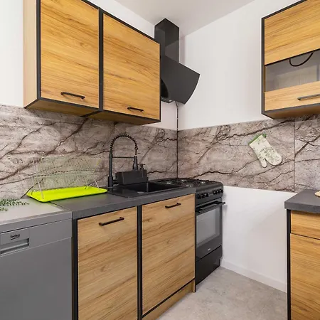 Apartmán Blue And Family In With Two Bedrooms And Balcony By Renters *