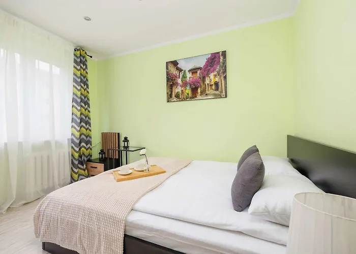 Blue And Family In With Two Bedrooms And Balcony By Renters カトヴィツェ